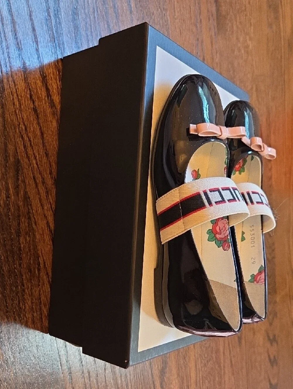 Gucci Black Patent Leather Girls' Mary Janes with Pink Bows